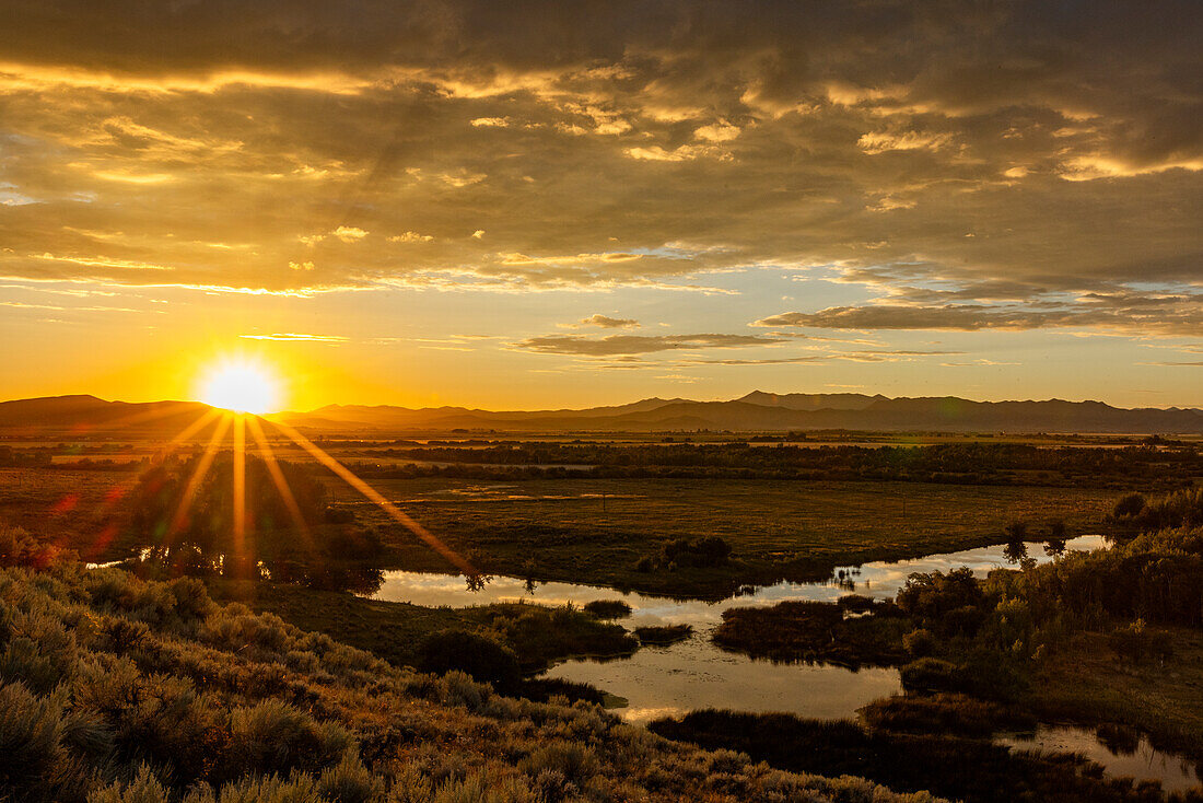 USA, Idaho, Bellevue, Sonnenuntergang über Silver Creek Preserve