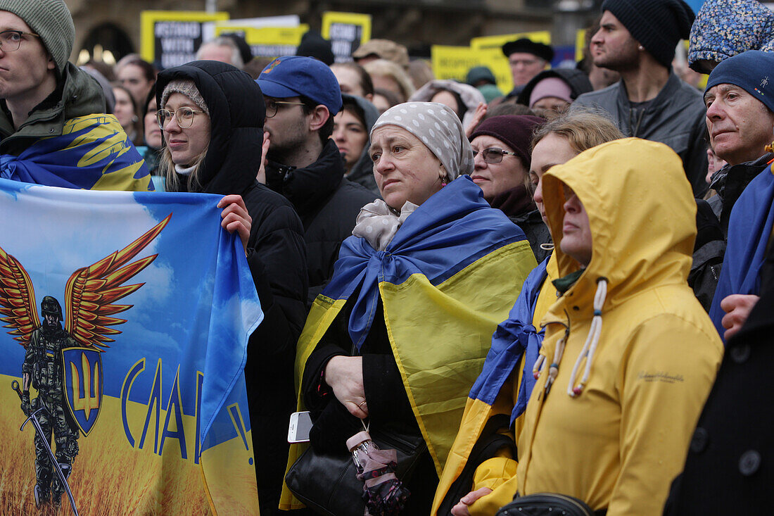 Kundgebung zum zweiten Jahrestag der russischen Invasion in der Ukraine