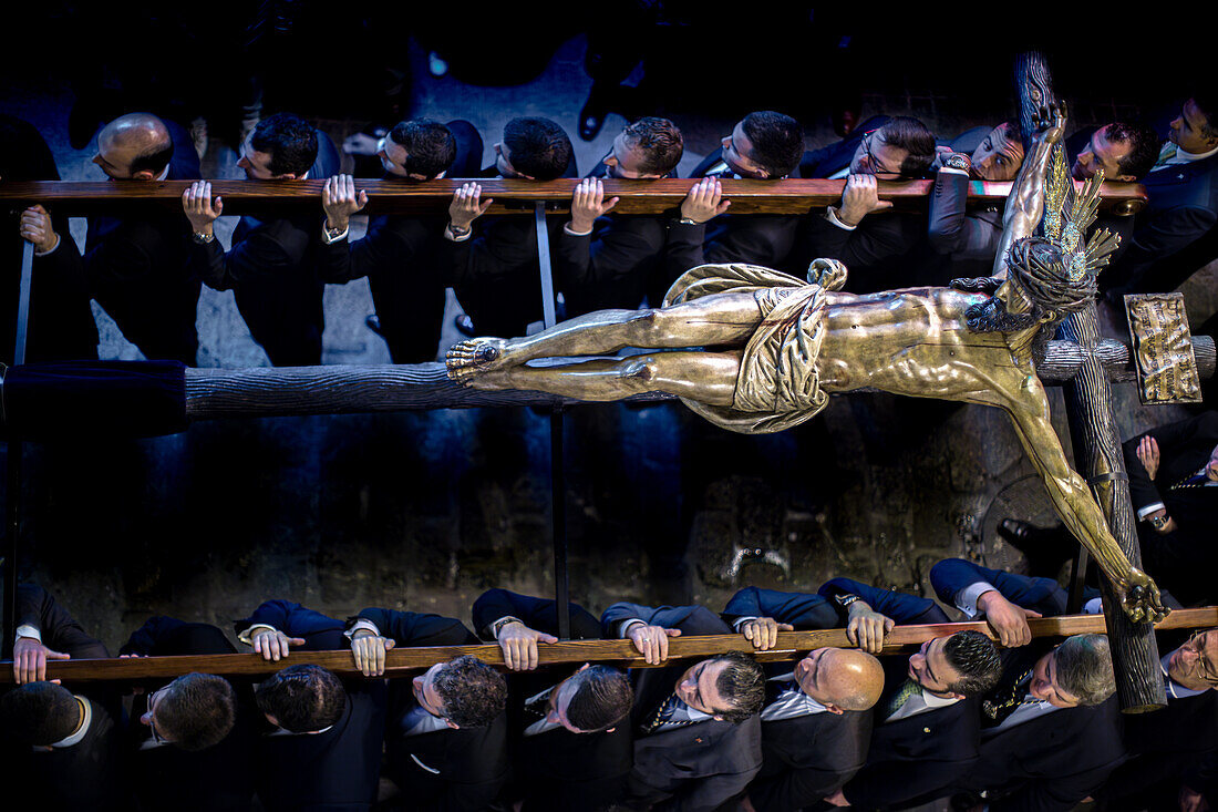 Via Crucis Del Cristo De La Salud Prozession in Sevilla