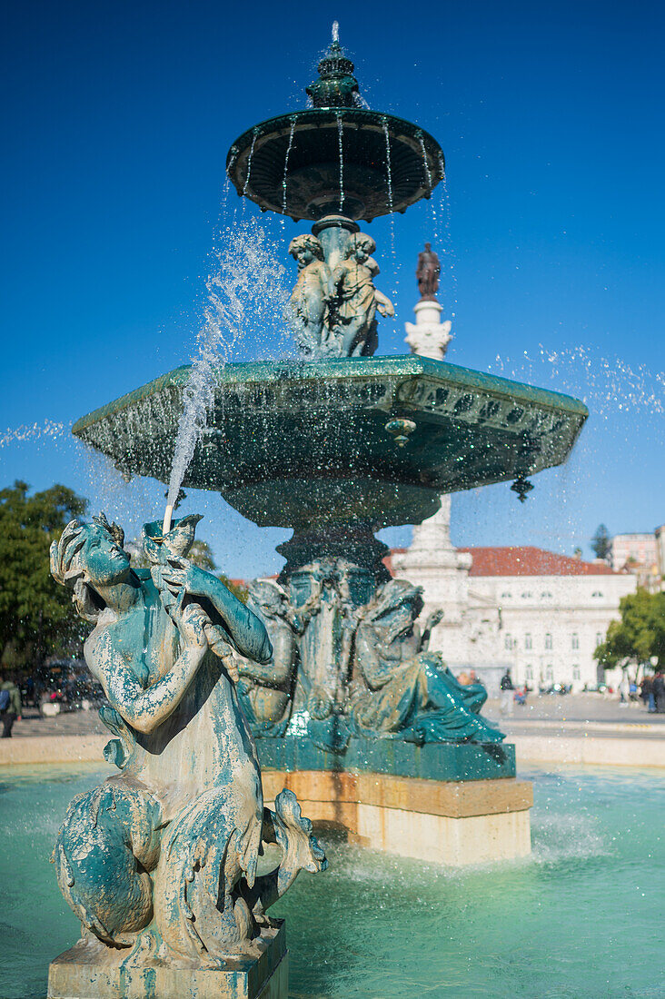 Die monumentalen Springbrunnen auf dem Rossio-Platz in Lissabon