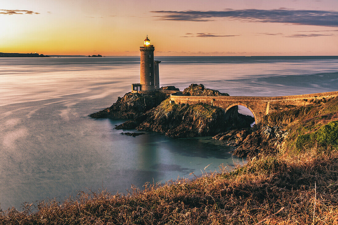 Frankreich, Bretagne. Finisterre, Plouzane. Leuchtturm Petit Minou.