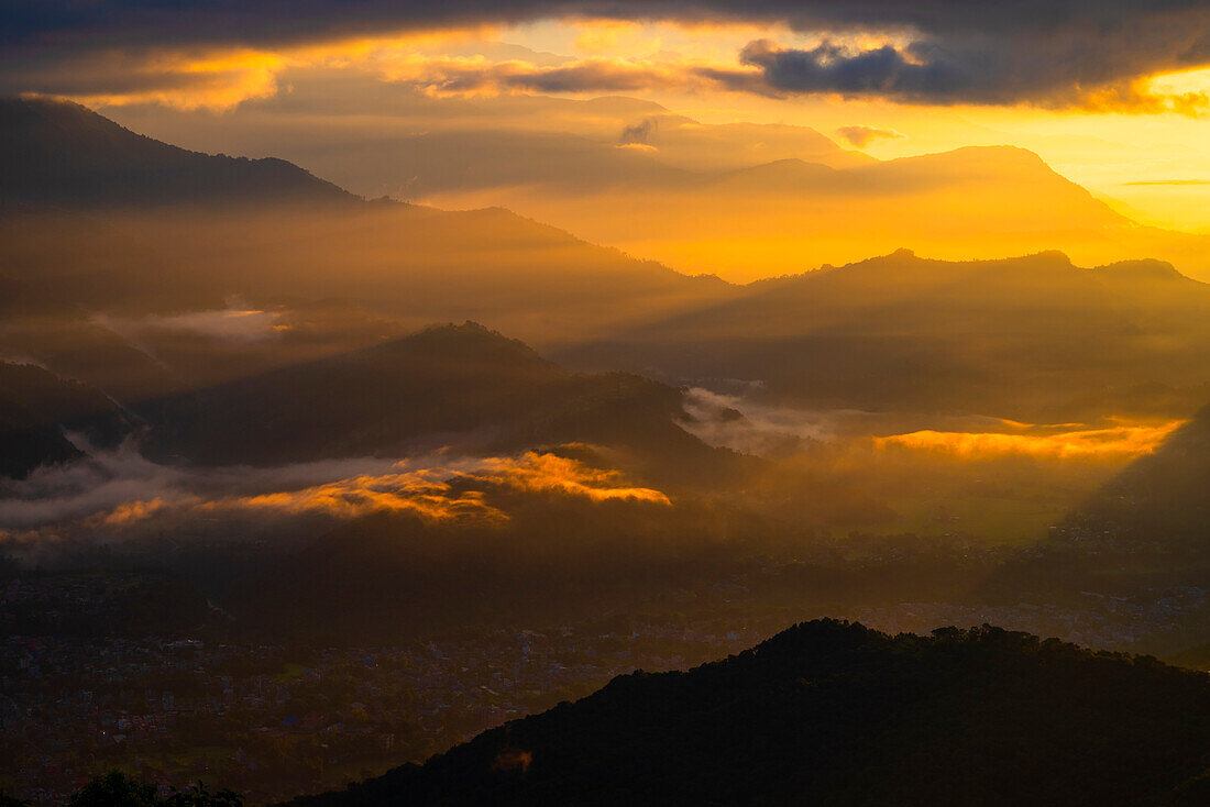 Asia, Nepal, Pokhara. Sarangkot sunrise.