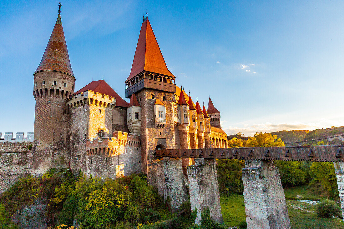 Rumänien, Hunedoara. Schloss Corvin, Gotik-Renaissance-Schloss, eines der größten Schlösser in Europa.