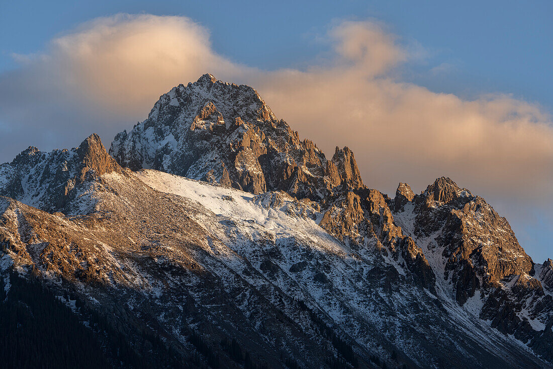 USA, Colorado, Uncompahgre National Forest. Mt Sneffels after autumn snowstorm.