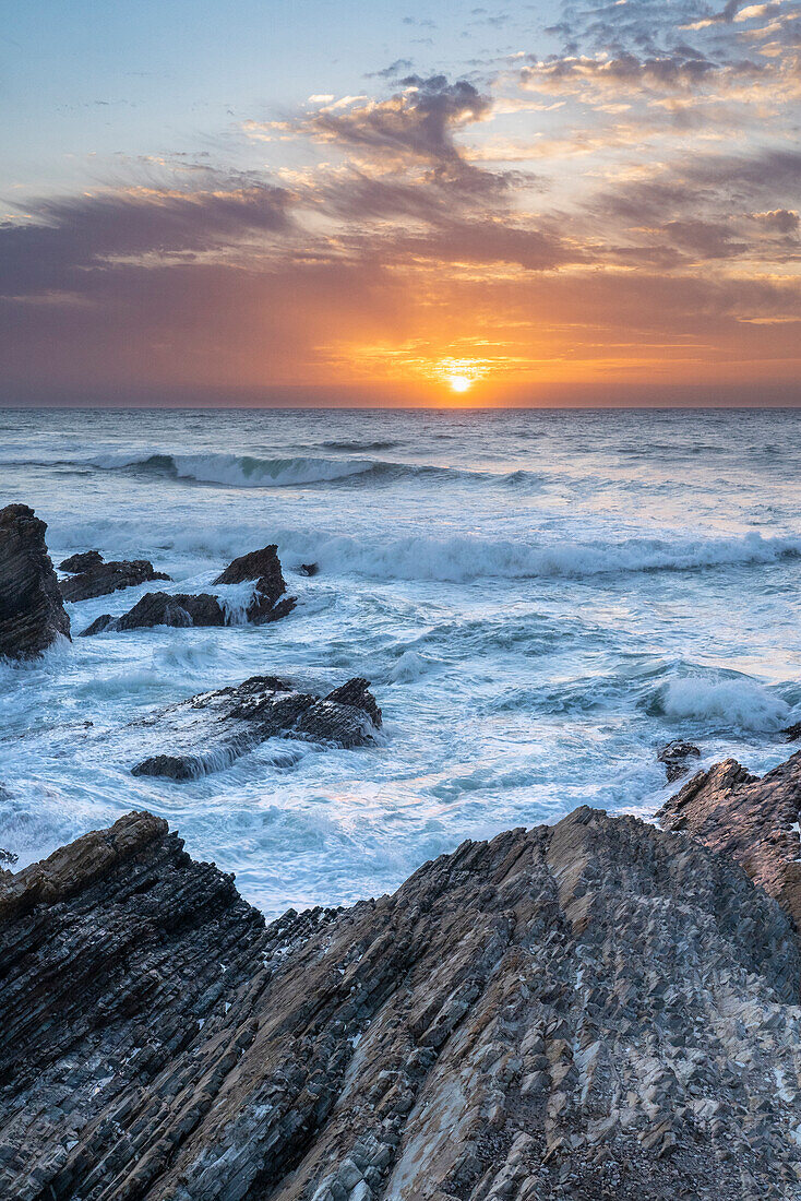 USA, Kalifornien. Sonnenuntergang im Montana de Oro State Park.