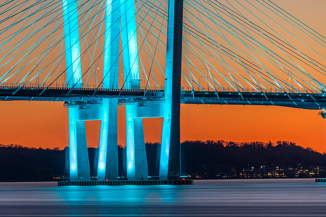 USA, New York, Tarrytown. Hudson River and the Gov. Mario Cuomo (Tappan Zee) Bridge at night