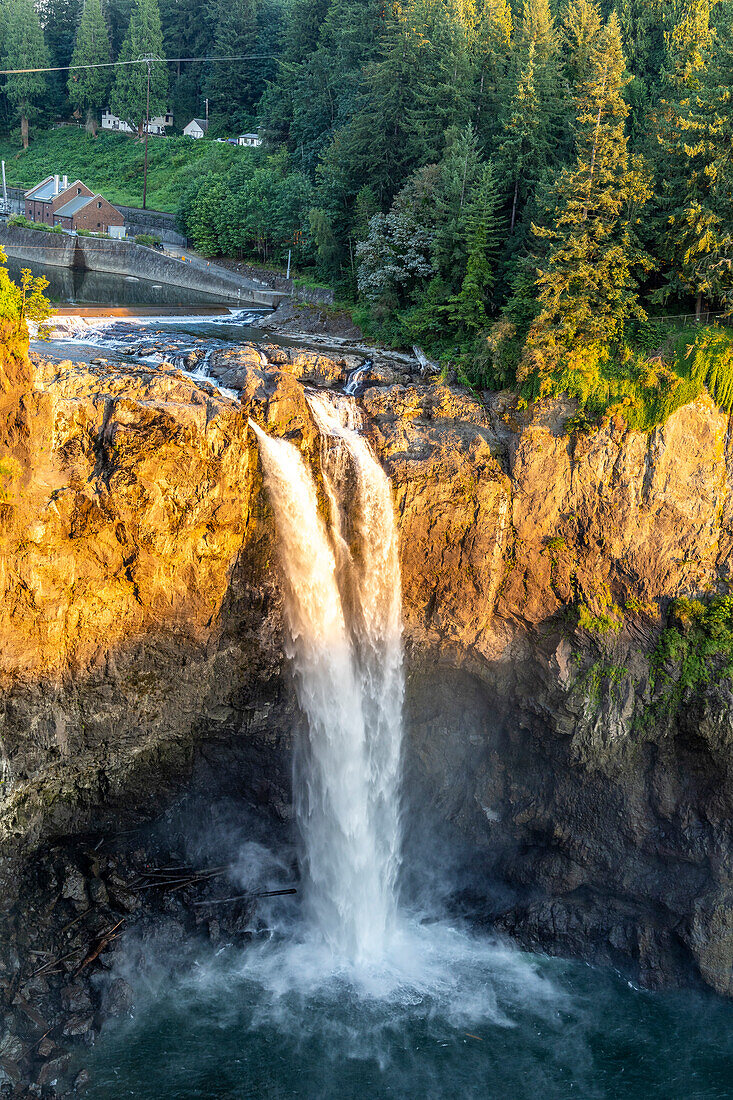 USA, Bundesstaat Washington, Snoqualmie Falls