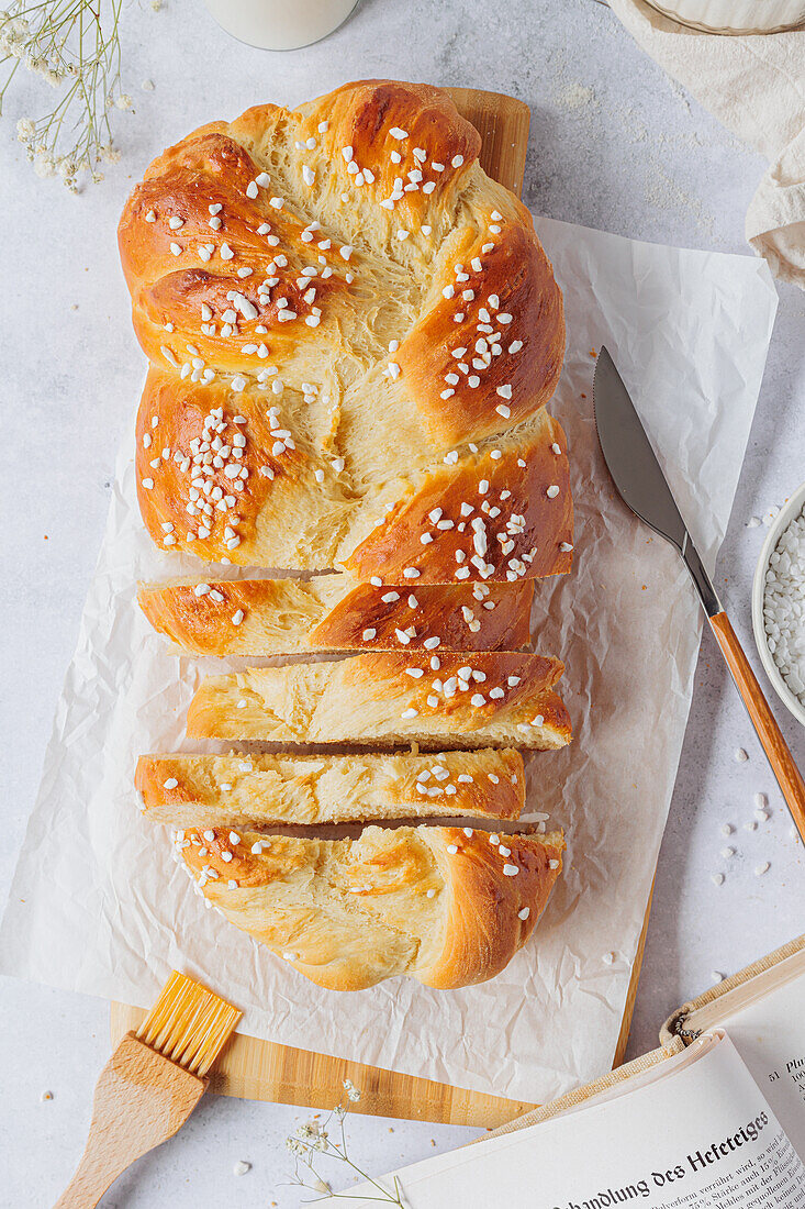 Yeast plait with sugar