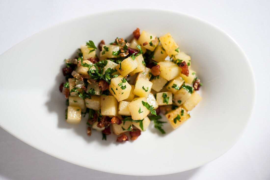 Bratkartoffeln mit Speck und Petersilie