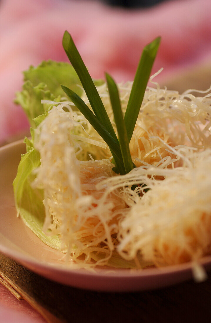 Fireball of prawn dumplings with vegetables