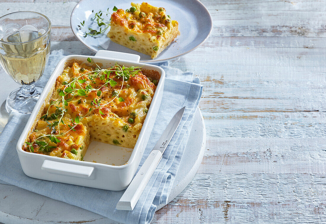 Mac and Cheese Auflauf mit Erbsen