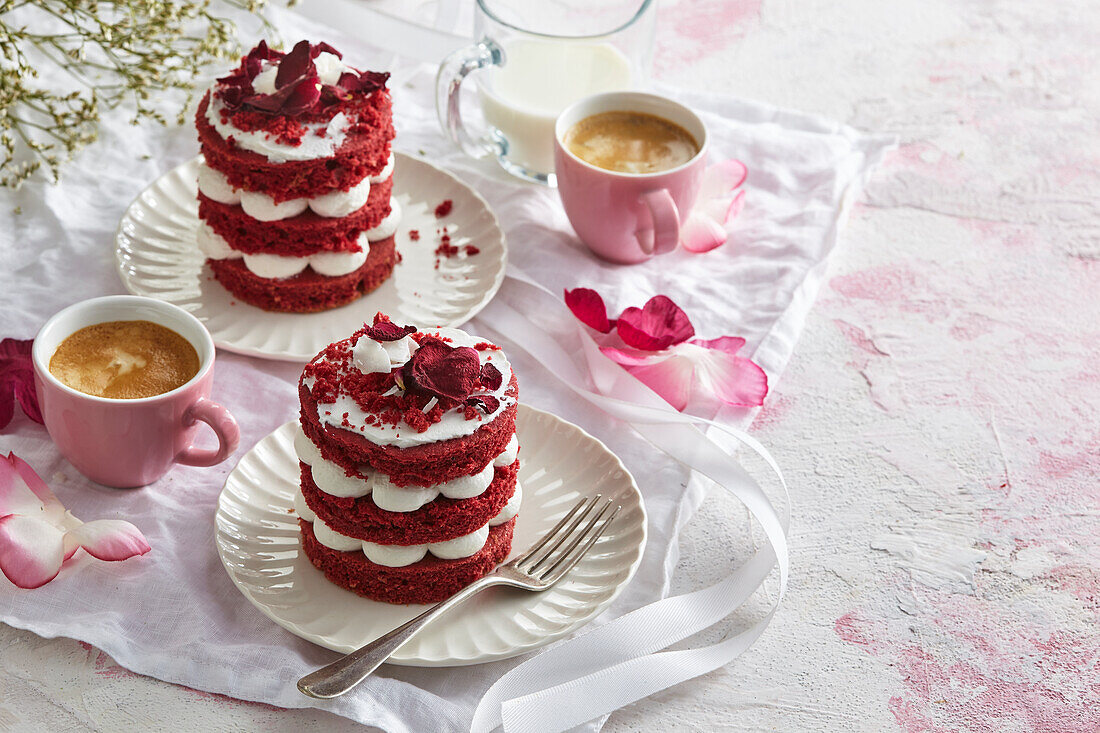 Mini red velvet cakes with cream cheese spread