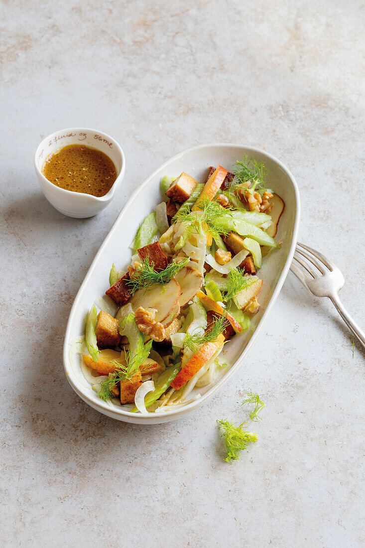 Fennel and Jerusalem artichoke salad with vinaigrette