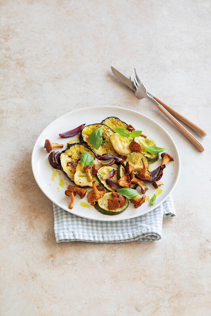 Grilled aubergines and courgettes with chanterelles