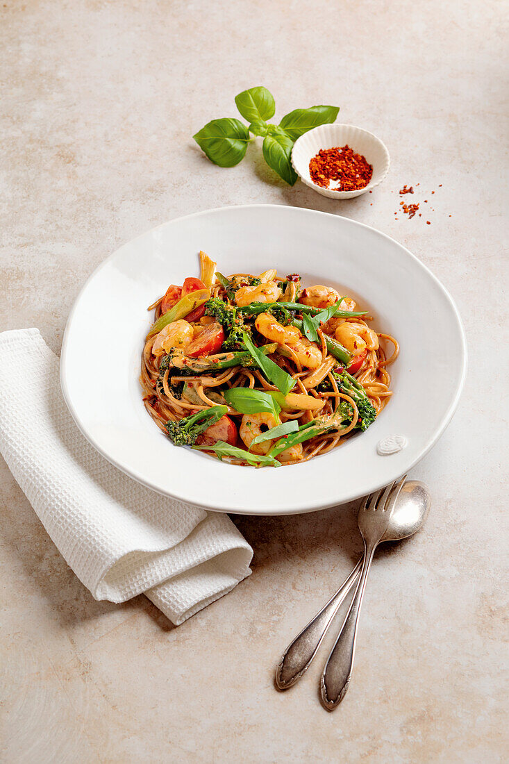 Prawn pasta with bimi and tomatoes