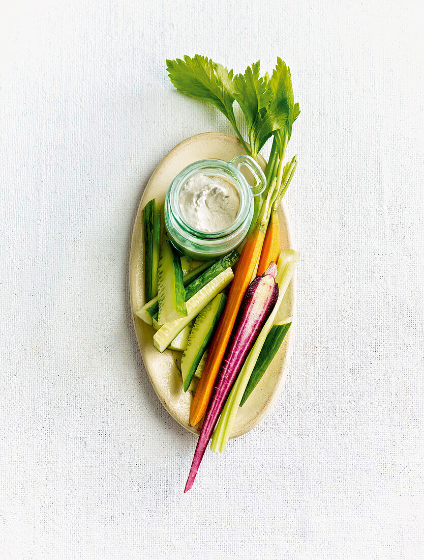 Vegetable sticks with a creamy dip