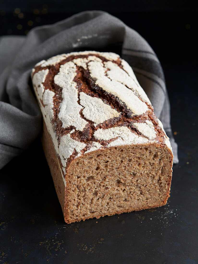 Wholemeal rye bread with a crispy crust