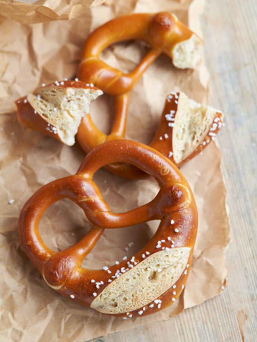 Spelt pretzels