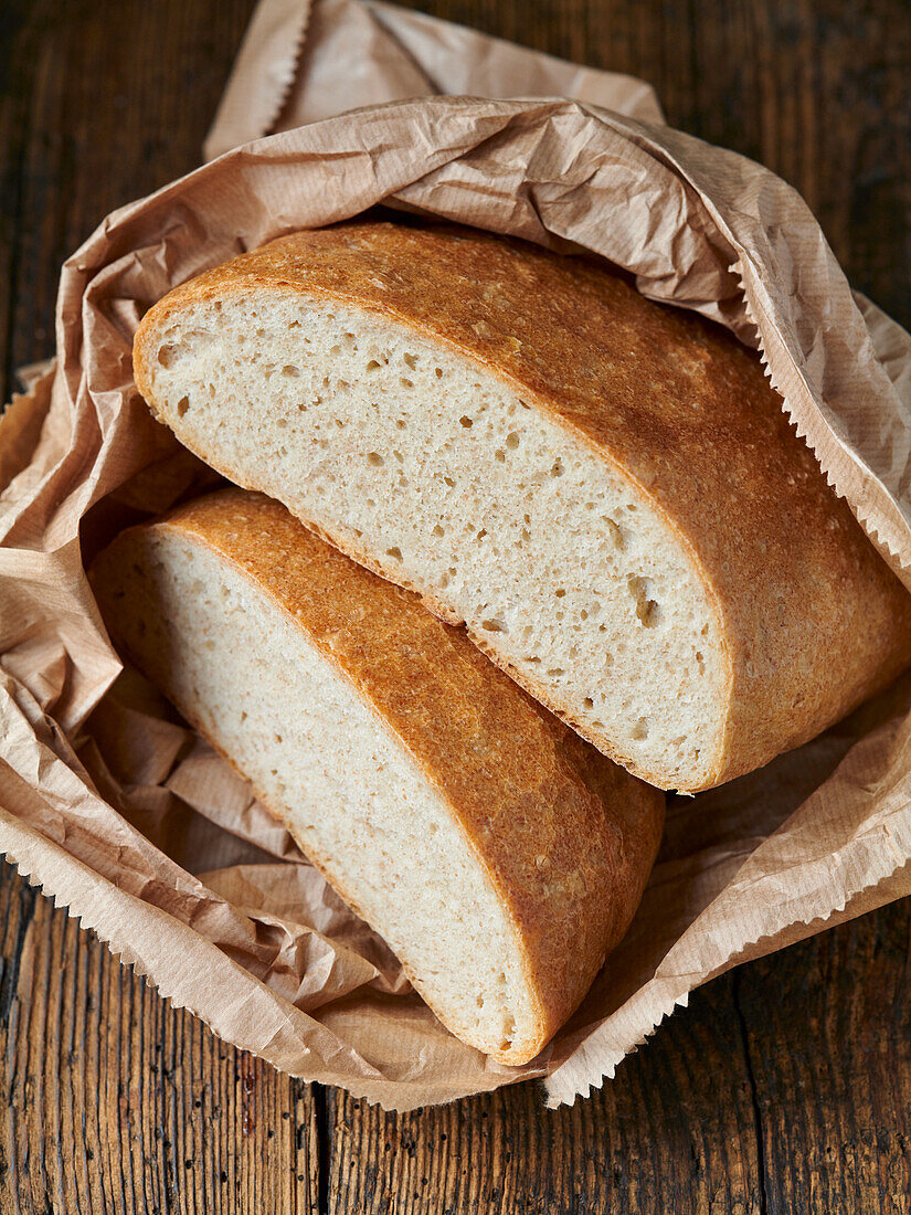 Bauernbrot halbiert