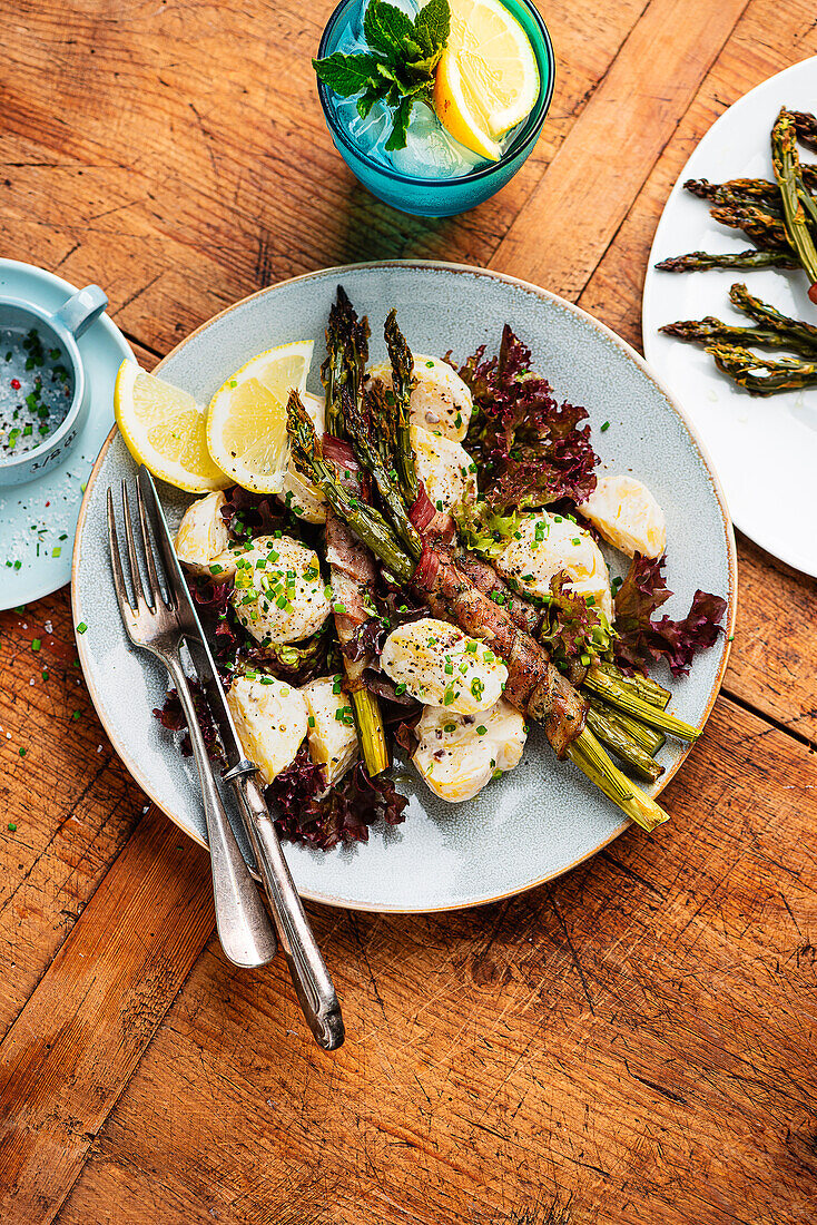 Asparagus and potato salad with bacon