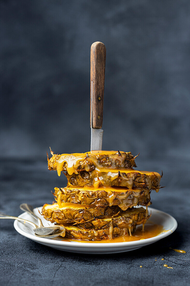 Caramelised pineapple slices with honey and brown sugar