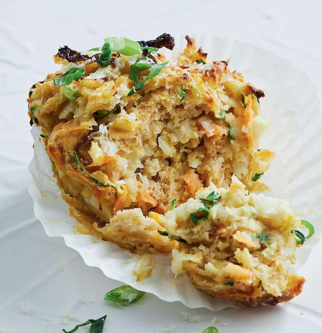 Cheesy cauliflower muffins with spring onions