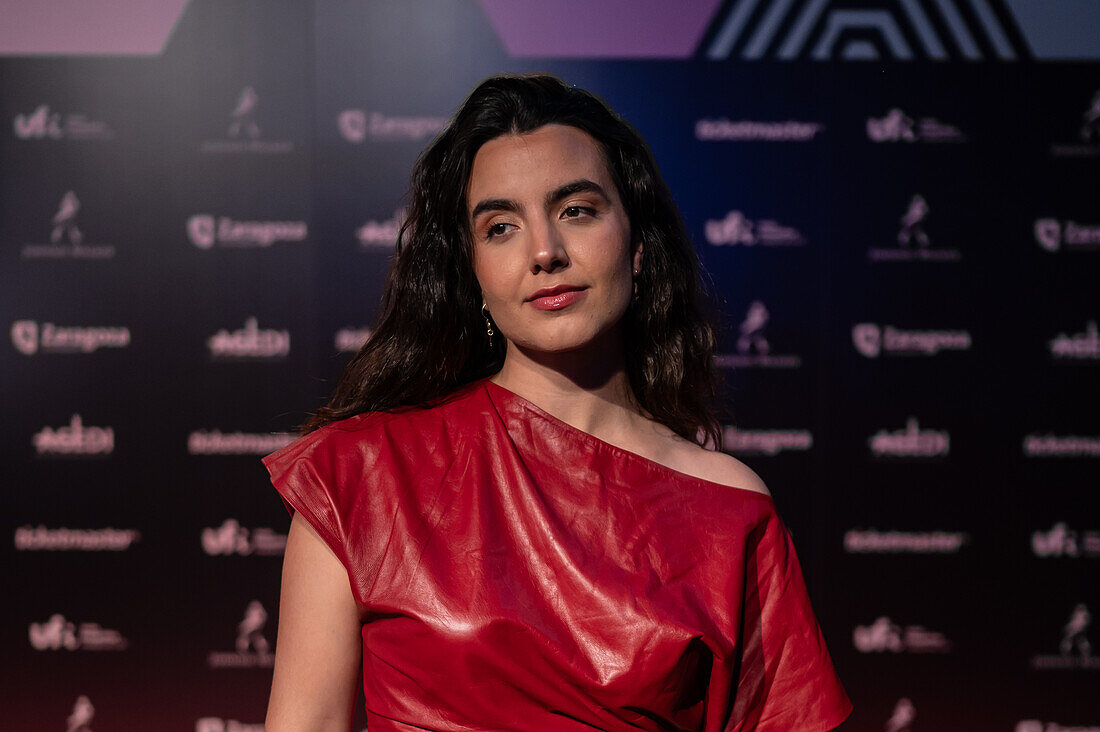 Julia Colom, nominiert für das beste Album in katalanischer Sprache, bei den MIN Independent Music Awards 2024, Zaragoza, Spanien