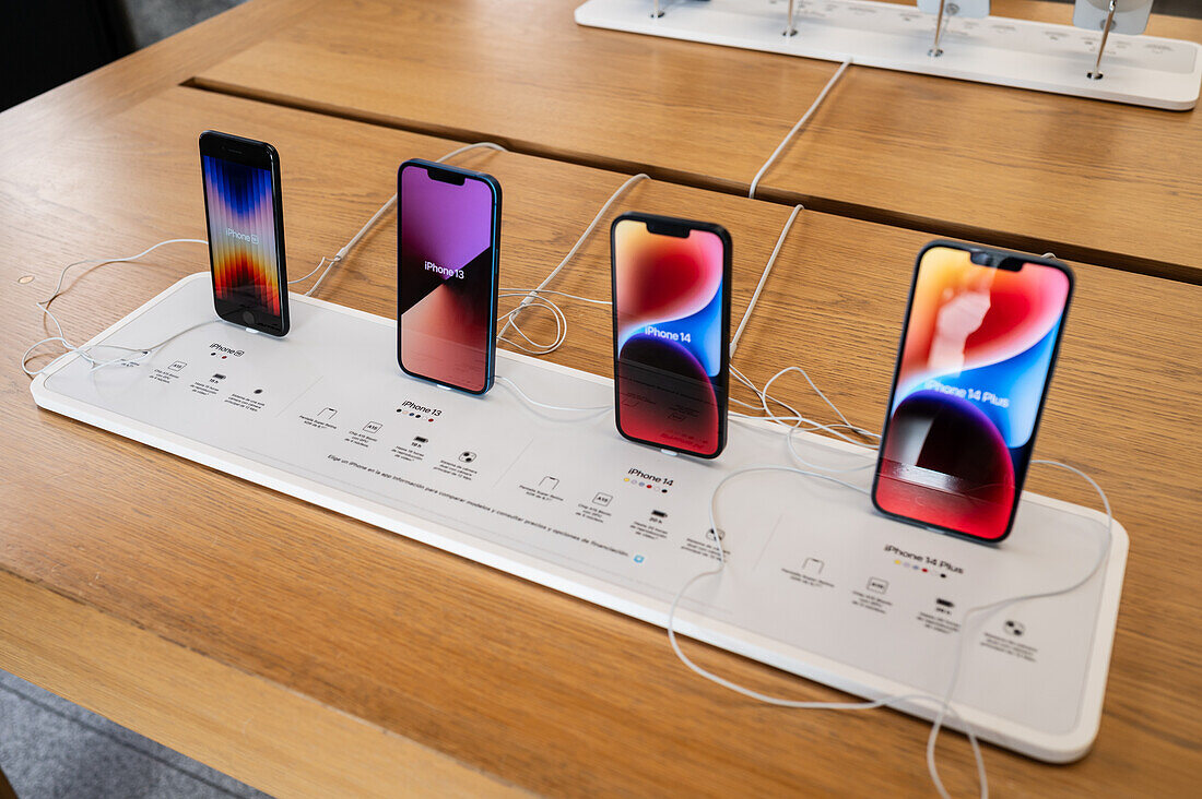 Apple Store in der Puerta del Sol, Madrid, Spanien