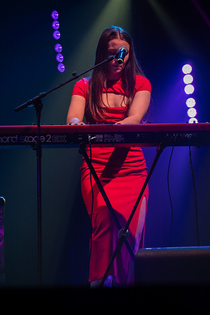 Fillas de Cassandra, Galician musical duo formed in 2022 by María SOA and Sara Faro, perform live at the MIN Independent Music Awards 2024, Zaragoza, Spain