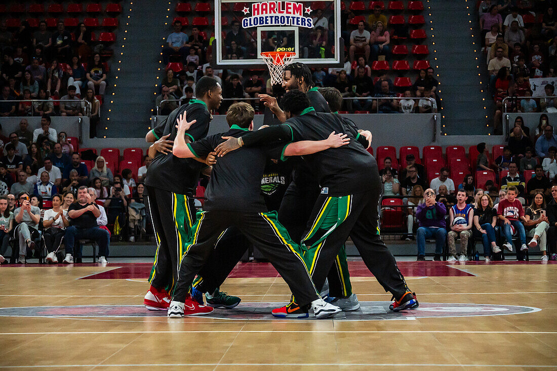 Die Harlem Globetrotters treten im Prinz-Felipe-Pavillon in Zaragoza, Spanien, auf