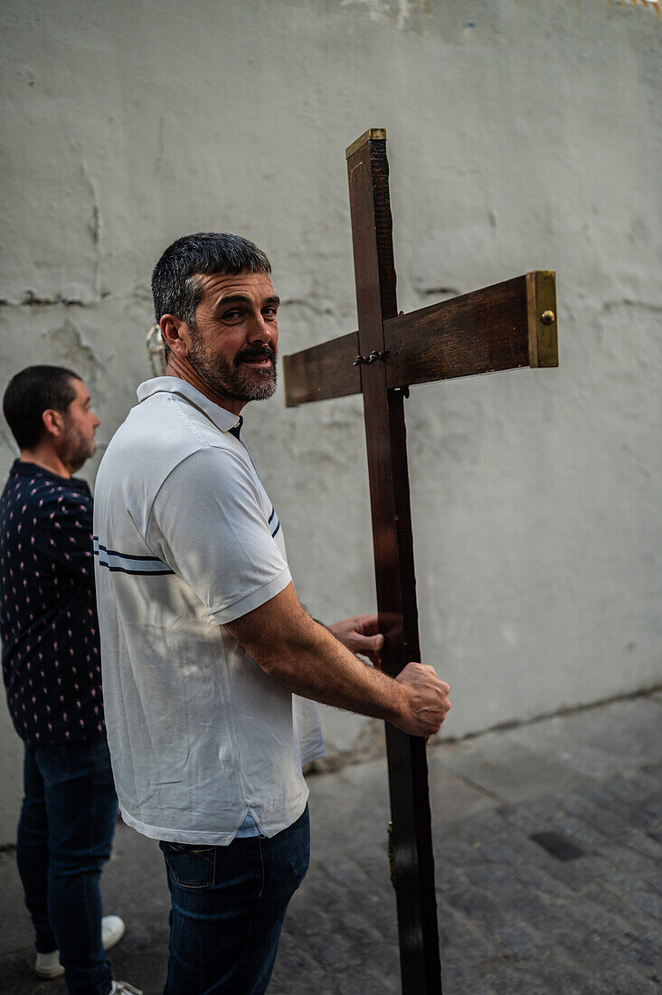 Tenth departure of the Cruz de Mayo, May Cross procession of the Brotherhood of Jesus el Pobre, Madrid, Spain.