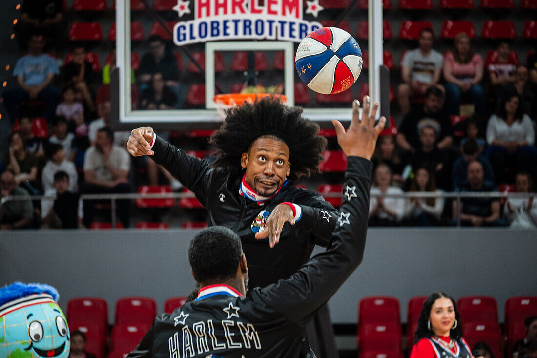 Die Harlem Globetrotters treten im Prinz-Felipe-Pavillon in Zaragoza, Spanien, auf