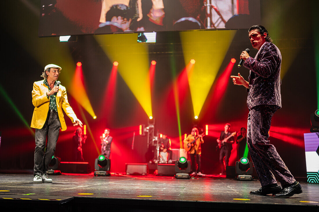 Live-Auftritt von Tacho & Los Manolos bei den MIN Independent Music Awards 2024, Zaragoza, Spanien