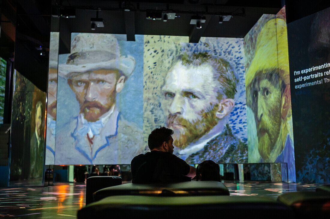 Die Welt von Van Gogh, eine einzigartige sensorische Erfahrung und Ausstellung im Nomad Immersive Museum, Madrid, Spanien