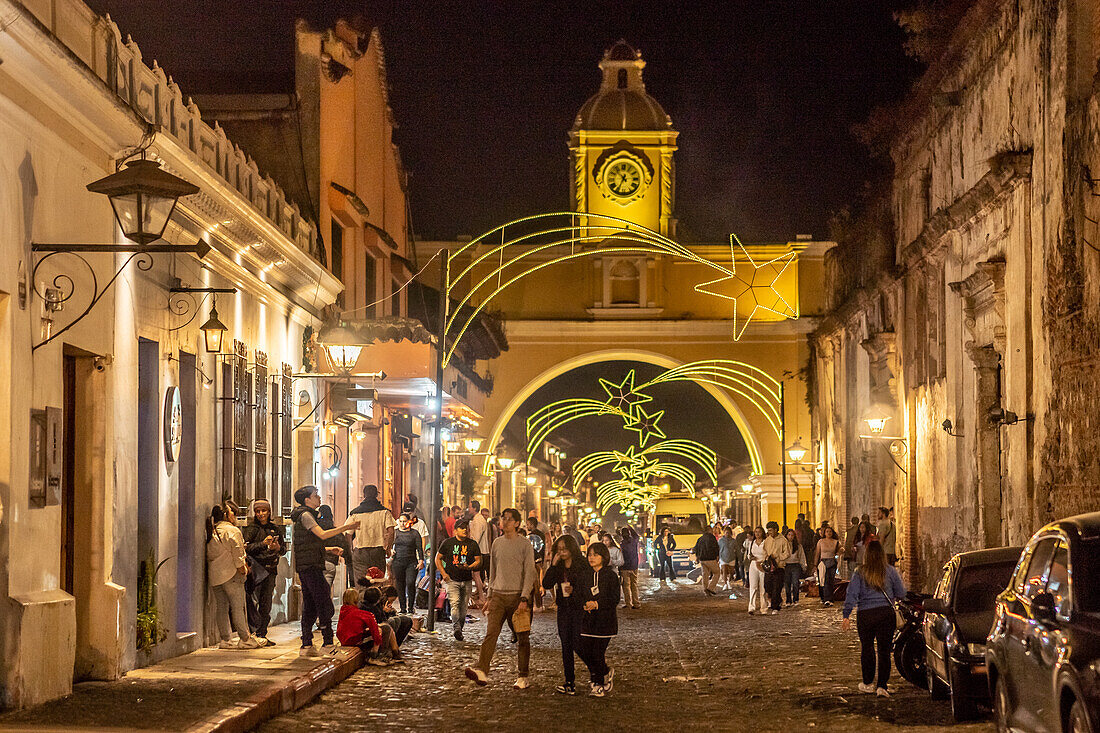 Santa Catalina-Bogen, Antigua Guatemala bei Nacht