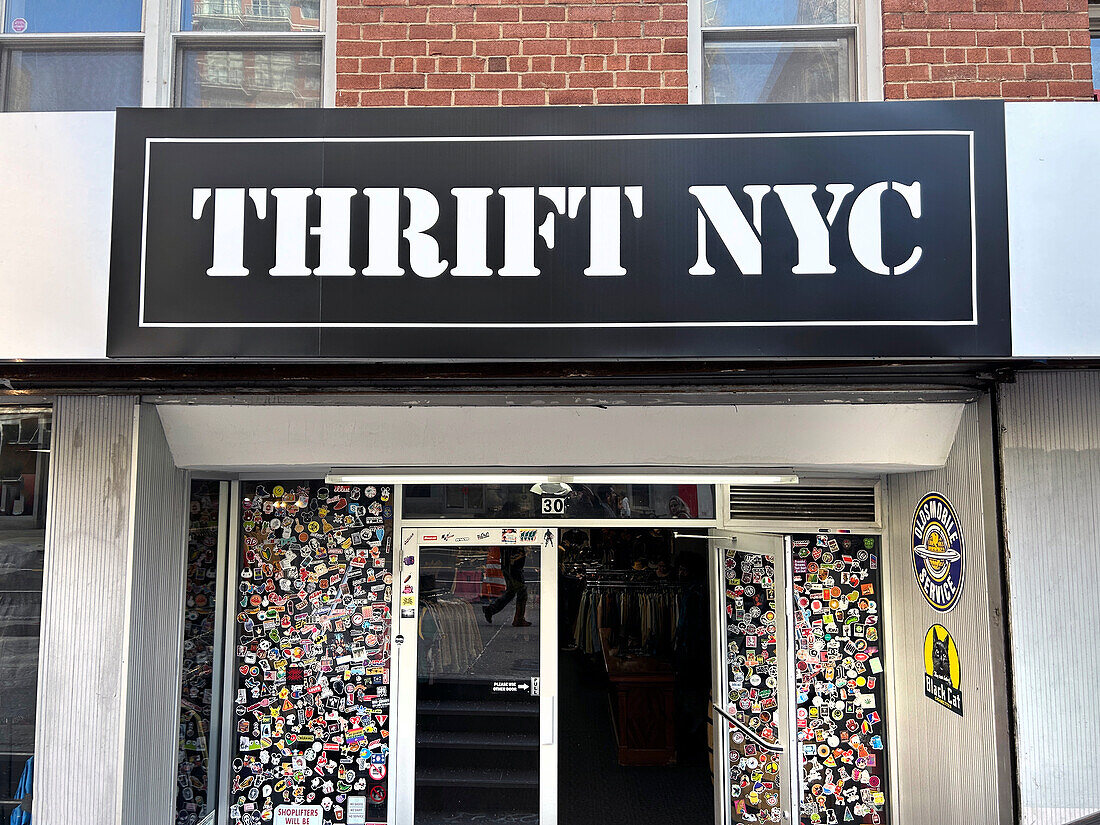 Thrift Secondhand-Laden, Außenansicht, New York City, New York, USA 