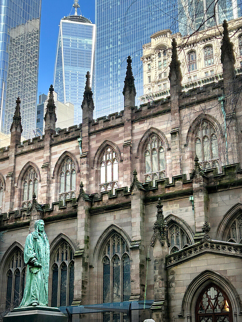 Statue des US-Kongressabgeordneten John Watts auf dem Friedhof der Trinity Church, Trinity Church, New York City, New York, USA