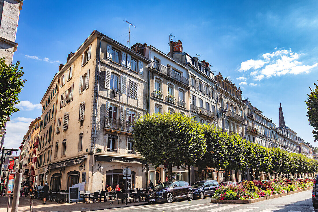 Bayonne,Frankreich - 06. September 2019 - Brasserie Le Thiers in der Stadt Bayonne.