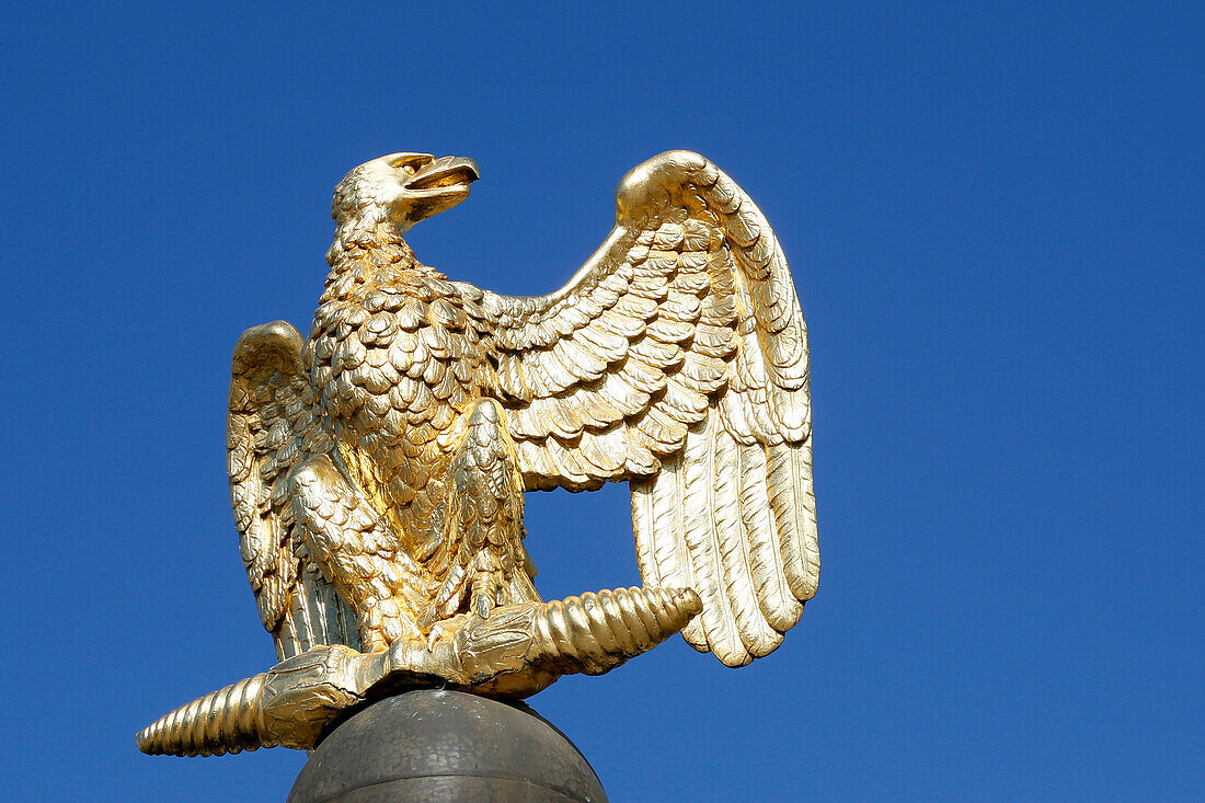 Seine et Marne. Fontainebleau. Fontainebleau castle. Golden eagle of the entrance gate.