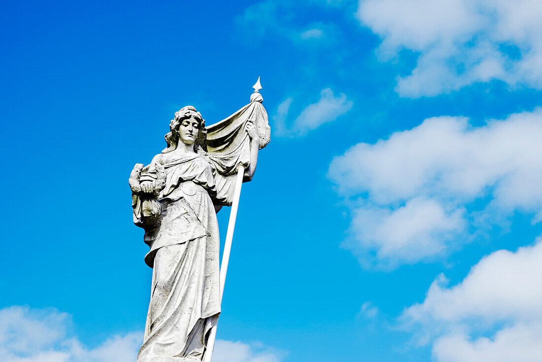 Seine et Marne. Fontenay Tresigny. Statue, die die französische Republik darstellt.