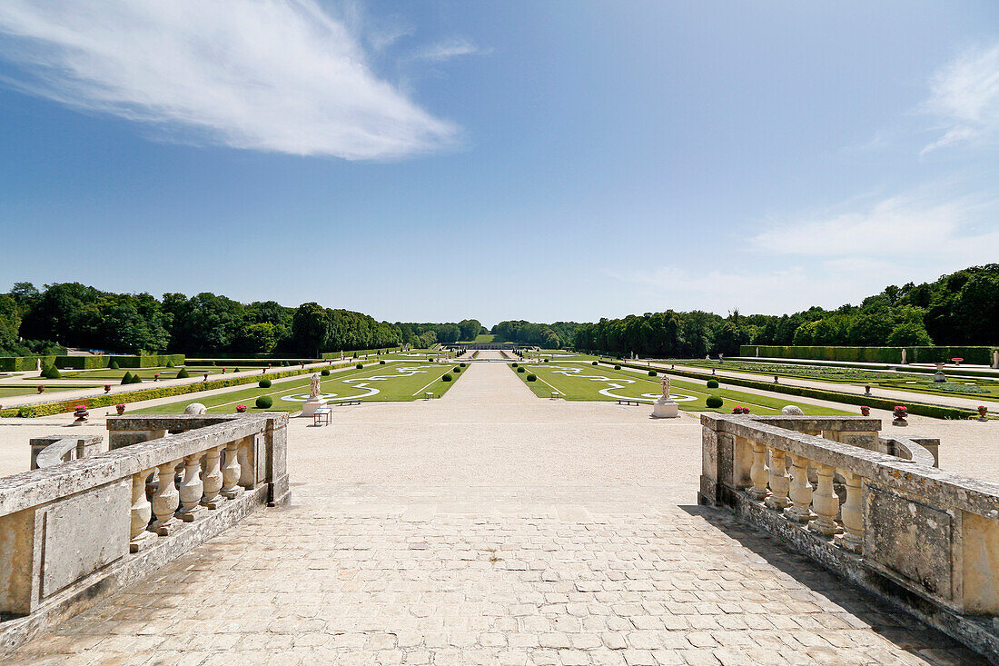 France. Seine et Marne. Castle of Vaux le Vicomte. The gardens.