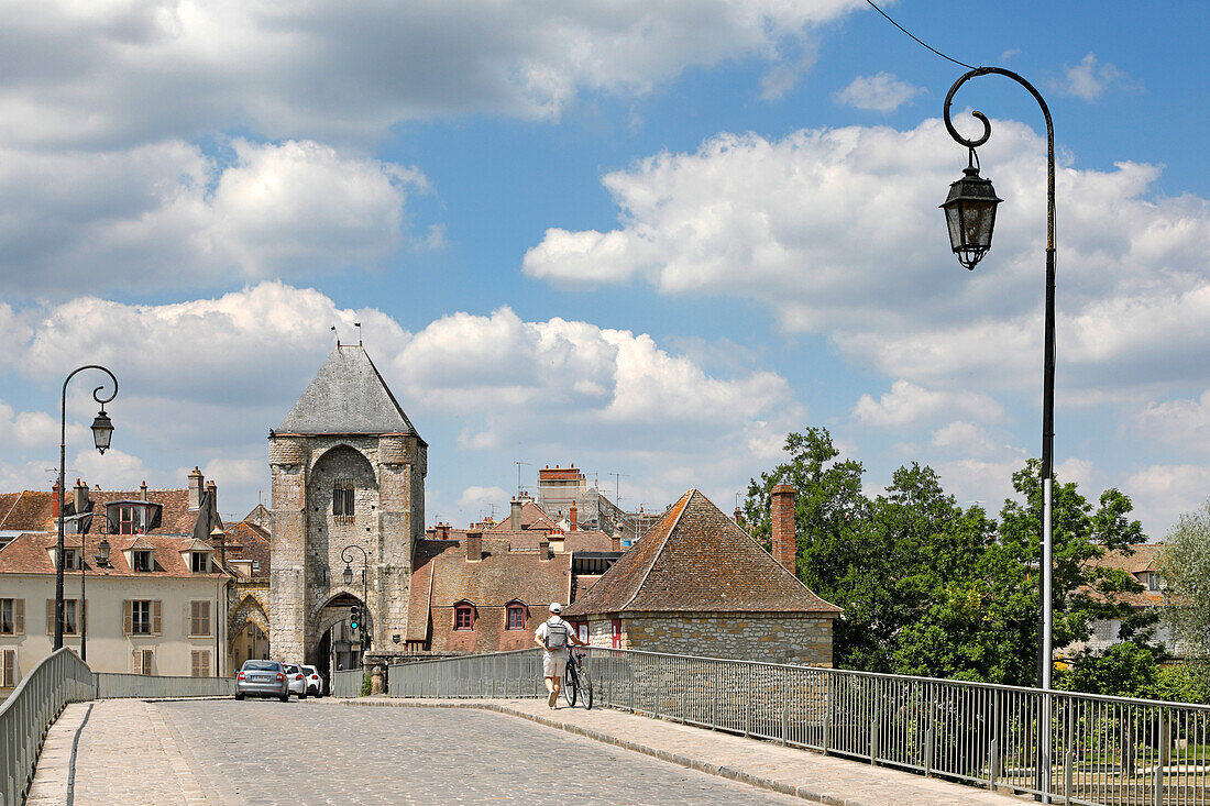 France. Seine et Marne. Medieval village of Moret sur Loing. The Porte de Bourgogne.