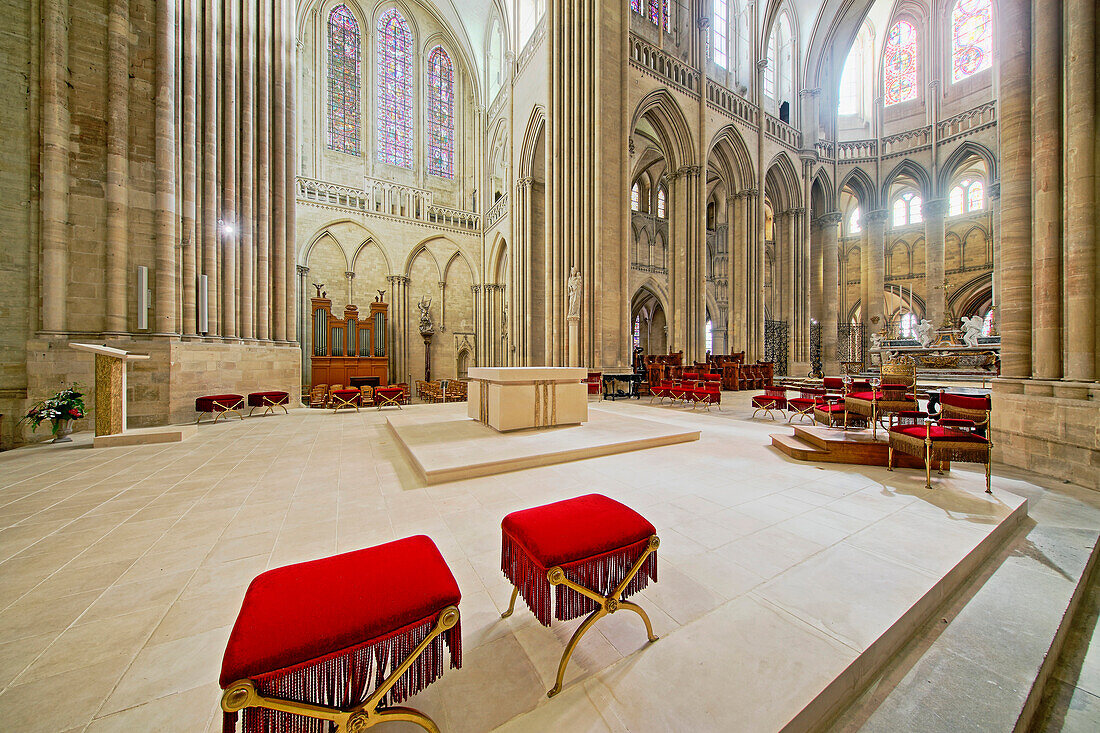 Frankreich. Normandie. Departement Manche. Coutances. Die Kathedrale. Der Altar und das Herz.