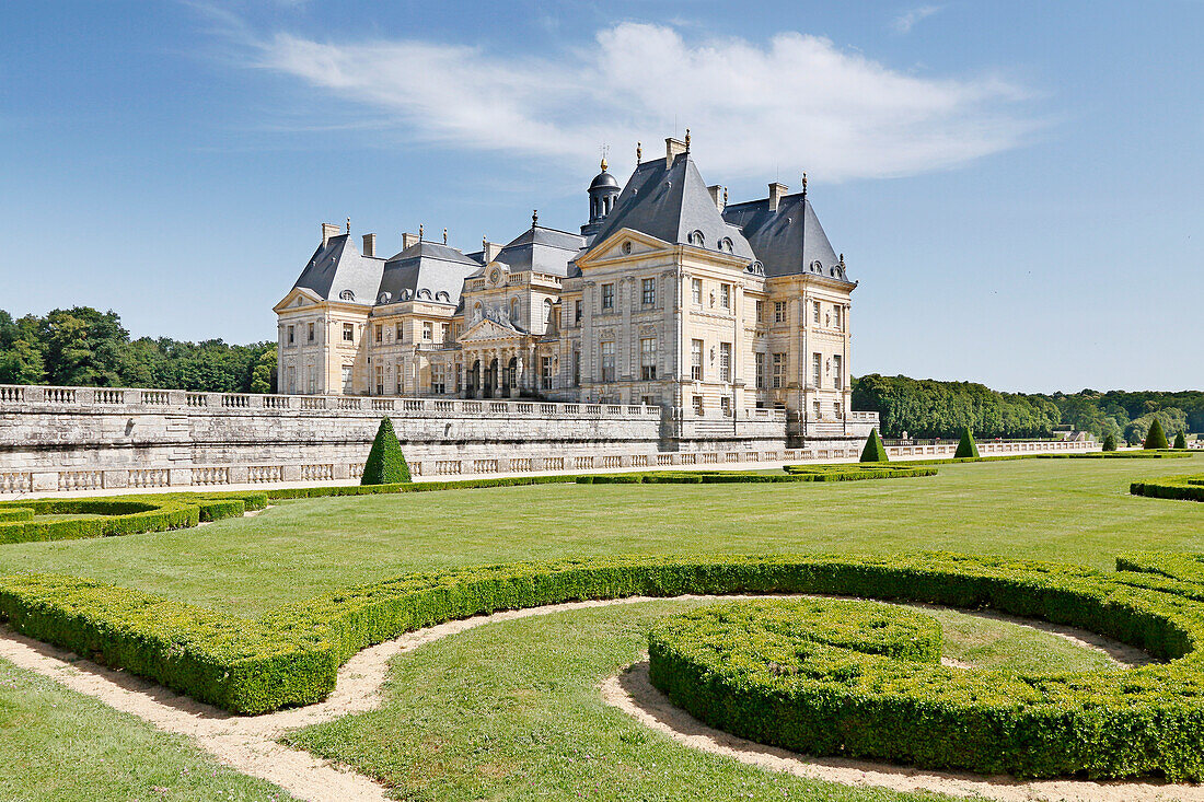 France. Seine et Marne. Castle of Vaux le Vicomte. The gardens.