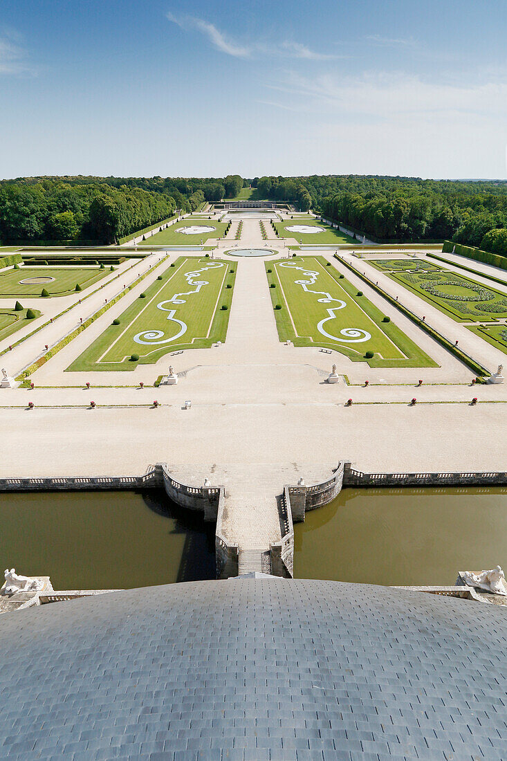 Frankreich. Seine und Marne. Schloss von Vaux le Vicomte. Blick von der Kuppel auf die Gärten.