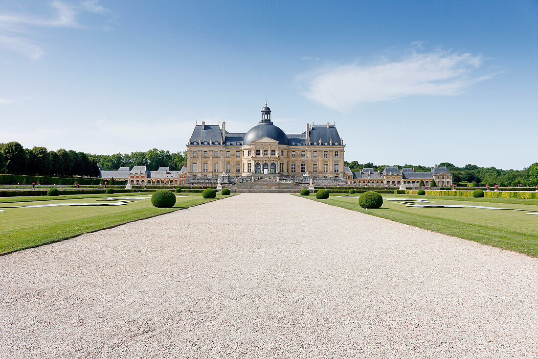 France. Seine et Marne. Castle of Vaux le Vicomte. View of the southern facade from the gardens.