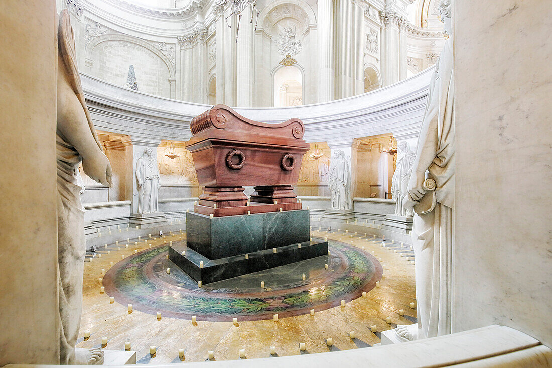 France. Paris. 7th district. Hotel invalid. Army museum. Napoleon's tomb. The tomb of Napoleon 1st.