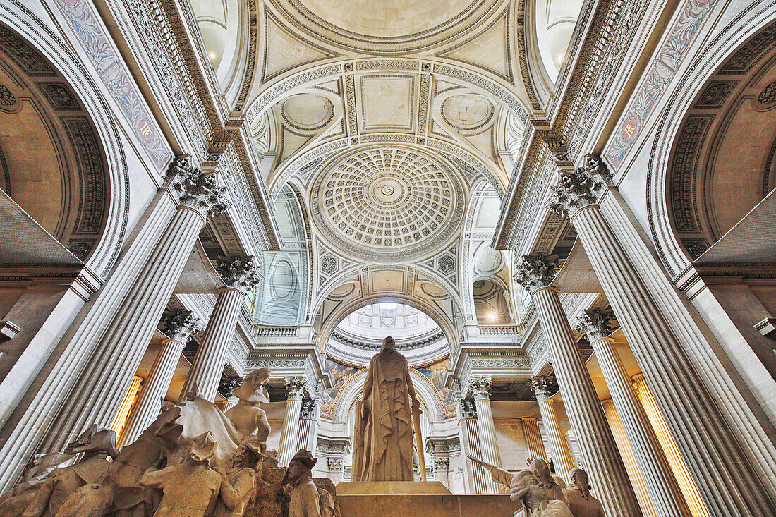 Frankreich. Paris. 5. Bezirk. Das Pantheon. Skulptur Die Nationalversammlung, von Francois Leon Sicard.