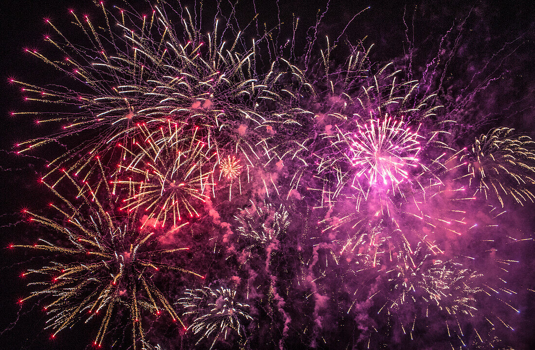 France,Gironde,Bordeaux,Fête du Fleuve 2019,pyrotechnic show "L'echappee Belle" of the Groupe F