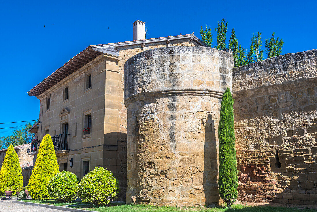 Spanien,Rioja,Sajazarra (Schönstes Dorf Spaniens),Burg aus dem 15.